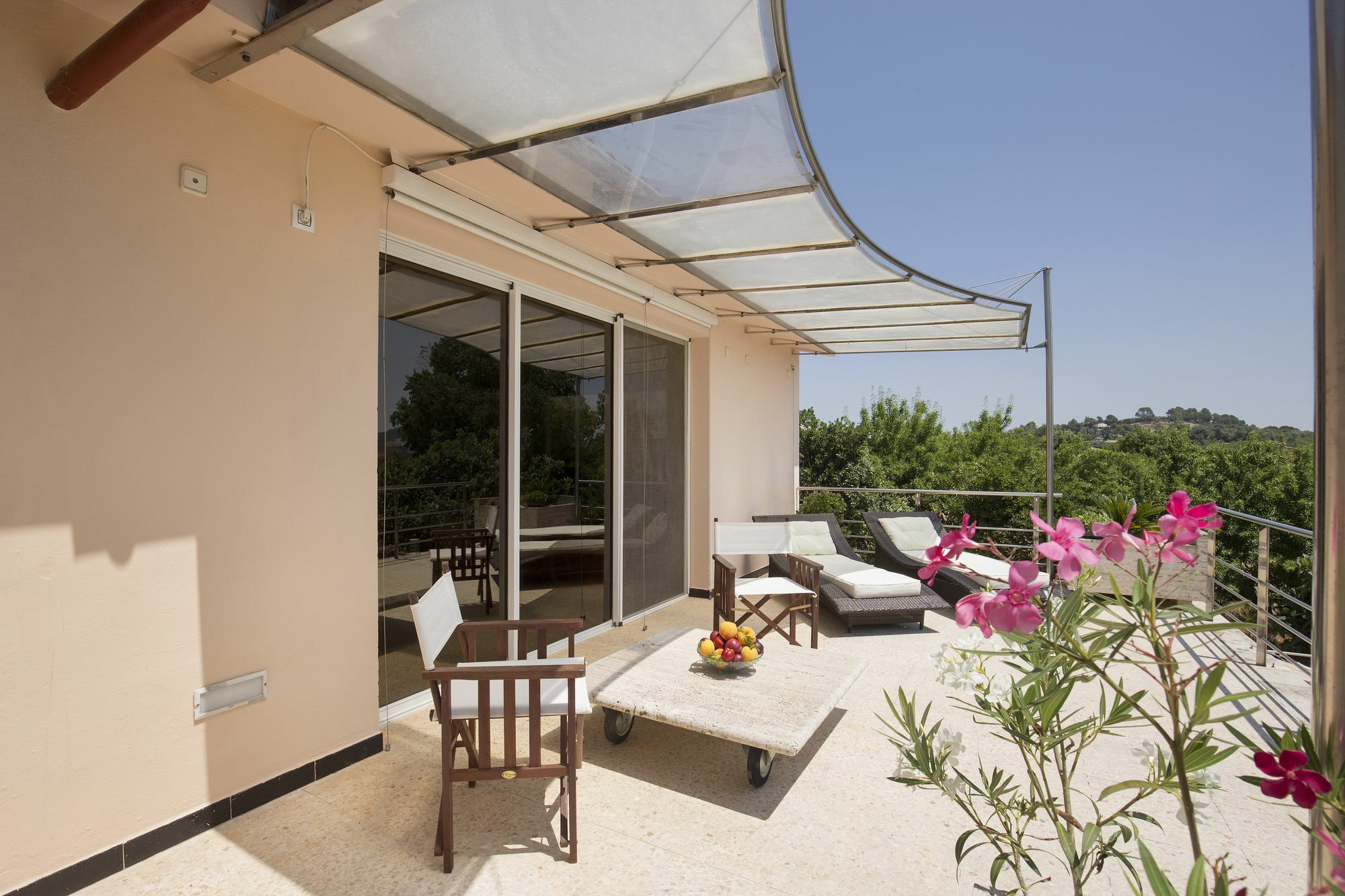 Cati Villa *