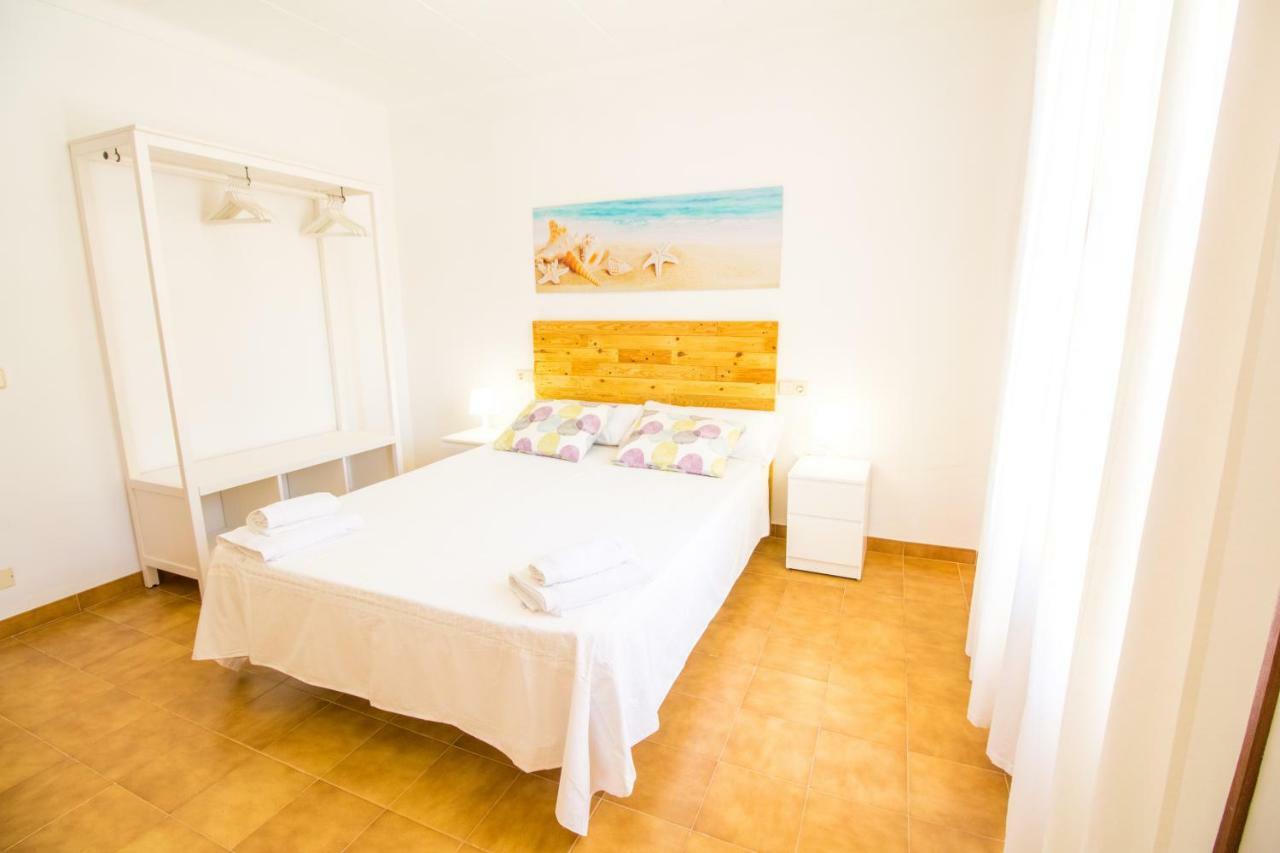 Beautiful Private On The Sea Villa Santanyi
