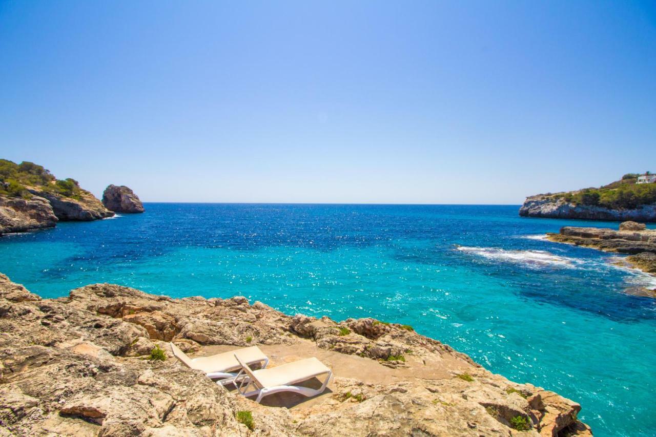 Beautiful Private On The Sea Villa Santanyi