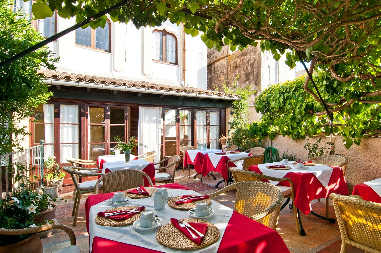 Leon De Sineu Hotel 3*