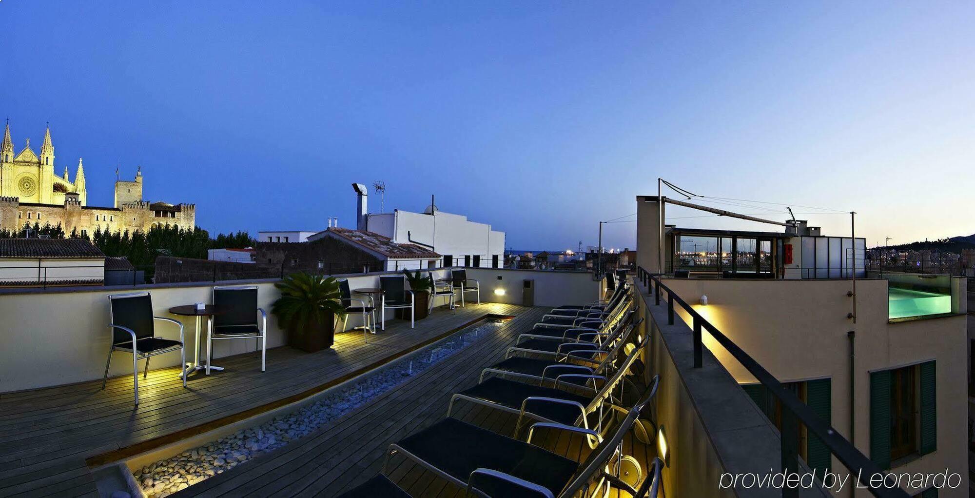 Petit Palace Tres Hotel 4*