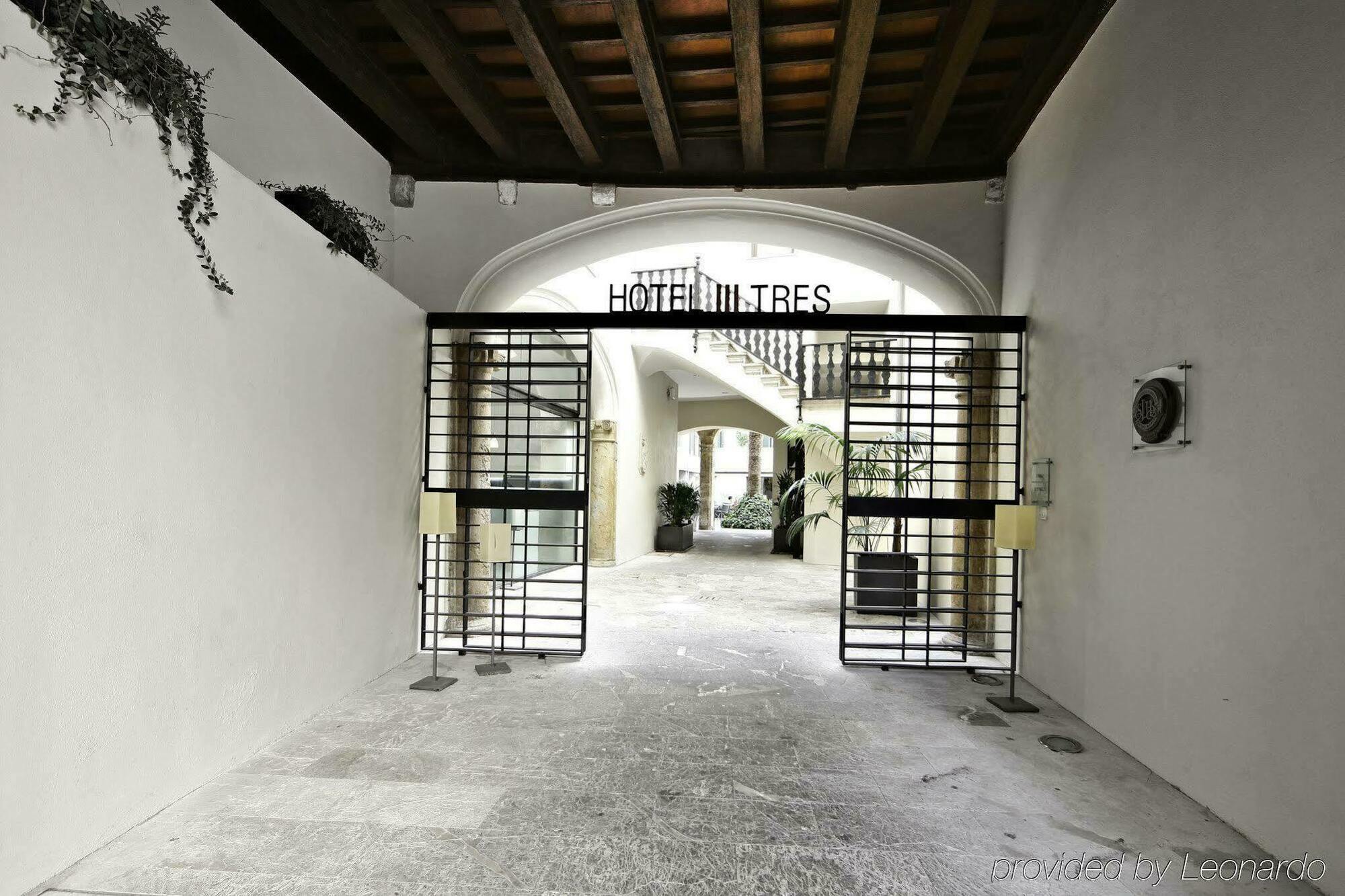 Hotel Petit Palace Tres 4*