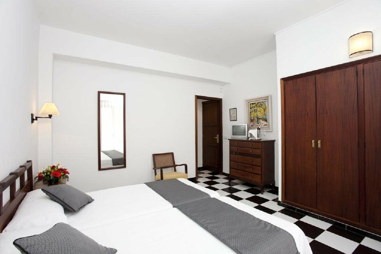 Hotel Sis Pins 3*