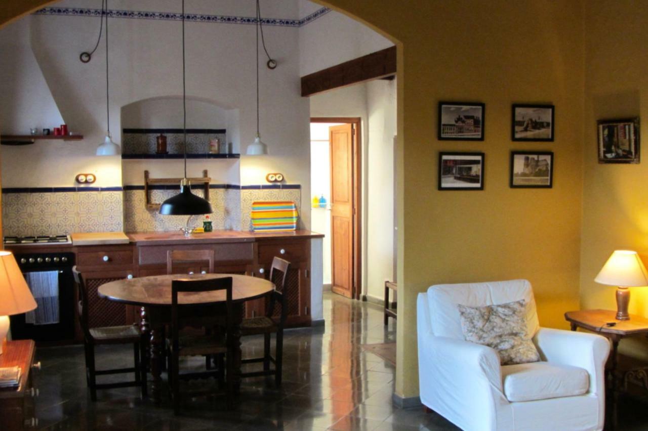 Cas Canonge Con Jardin Y Piscina Villa