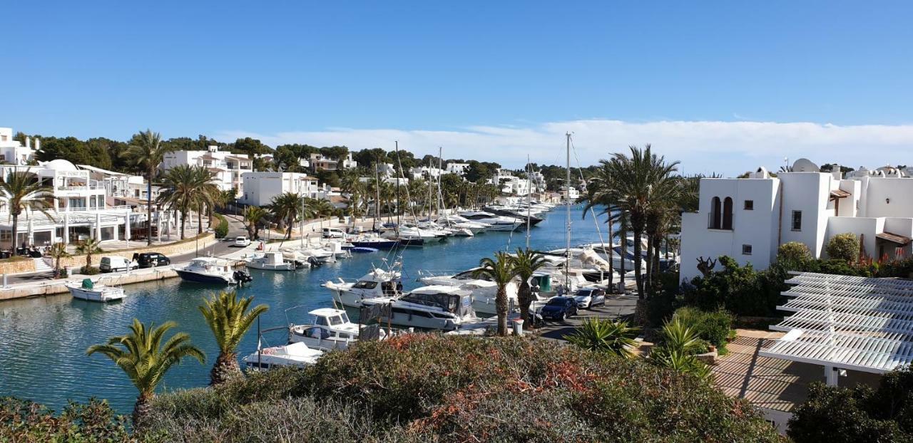 Apartment Marina Calador Harbourview: Seaside Oasis With Pool And Garden *