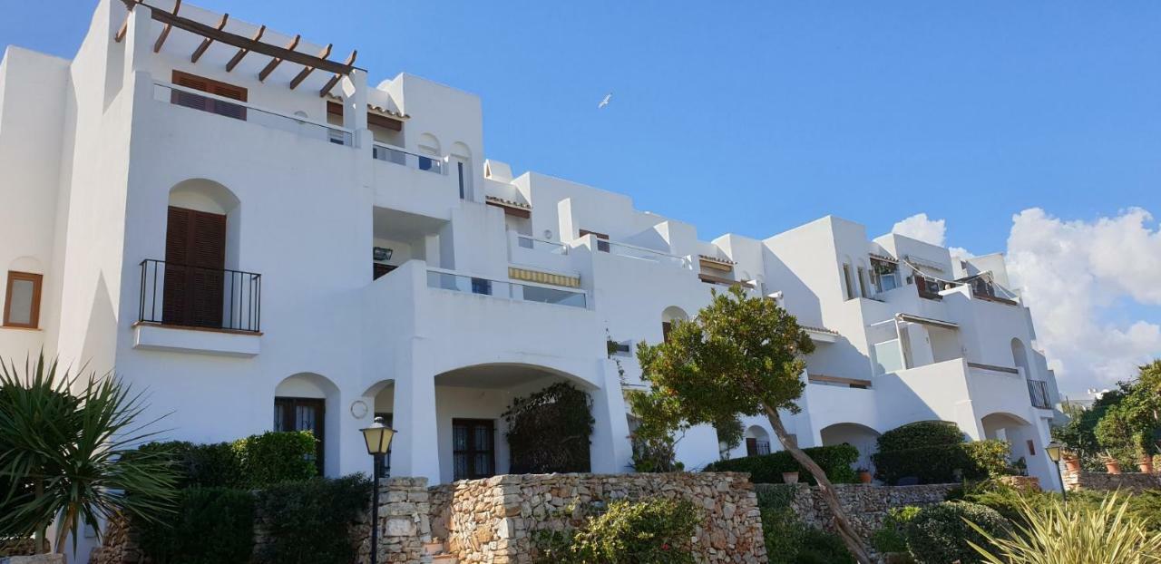Apartment Marina Calador Harbourview: Seaside Oasis With Pool And Garden