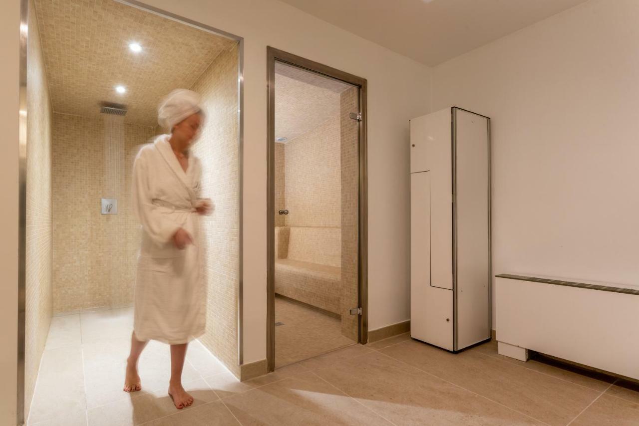 Arenas Hotel 4*