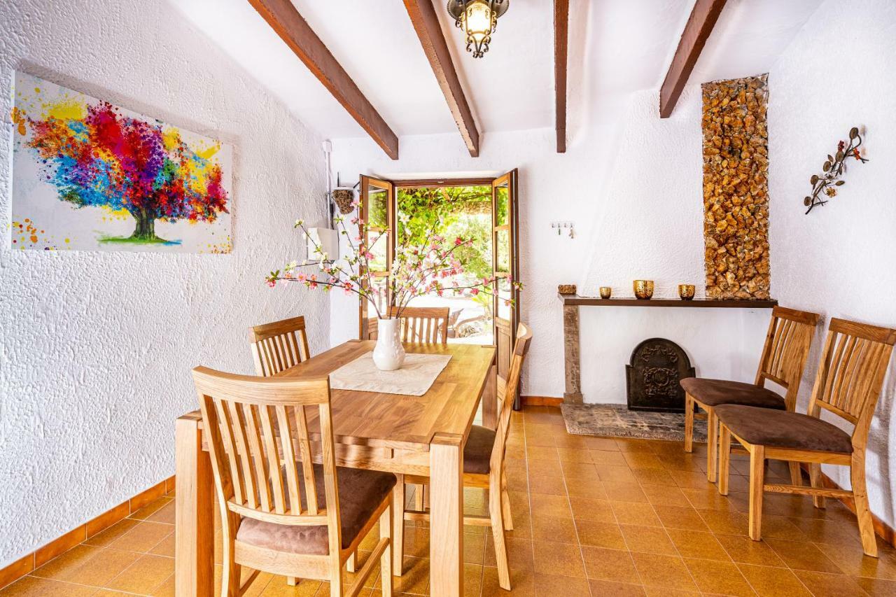 Can Company Country house Campanet