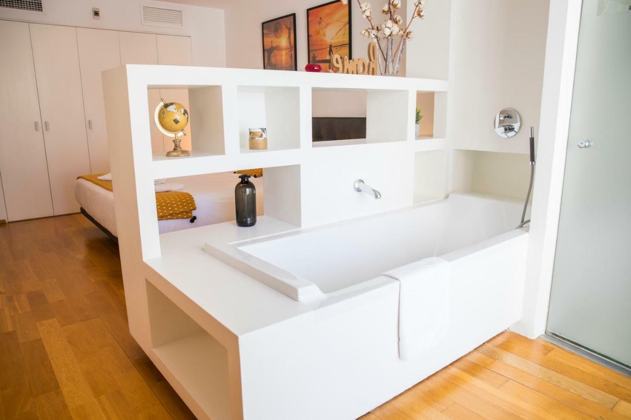 Fabulous Townhouse In The Core Of Apartment *