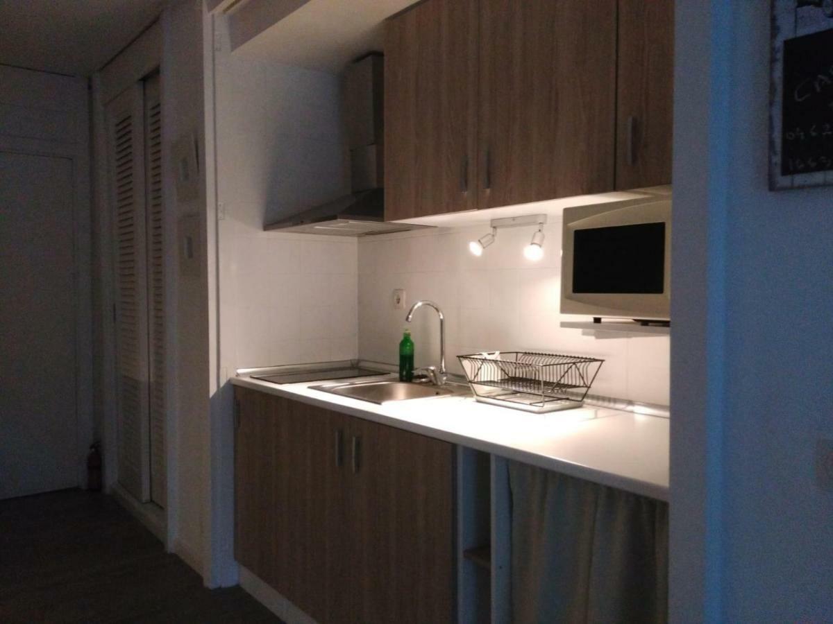 Laura Sunbeach Apartment *