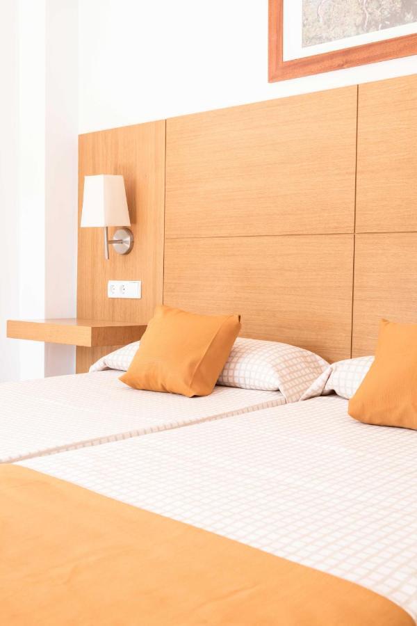 Elegance Playa Arenal Hotel 2*