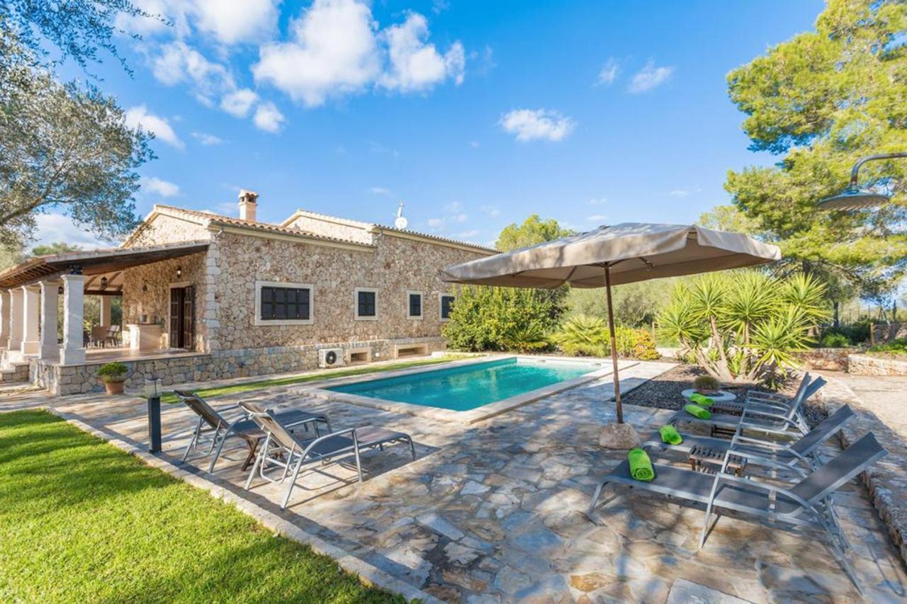 Villa Isabel Y Guillermo Sineu (Mallorca)