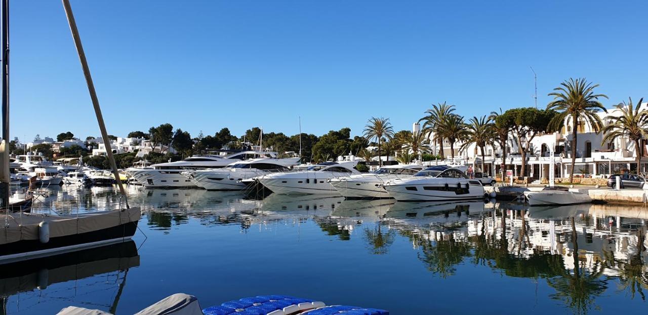 Marina Calador Harbourview: Seaside Oasis With Pool And Garden Apartment