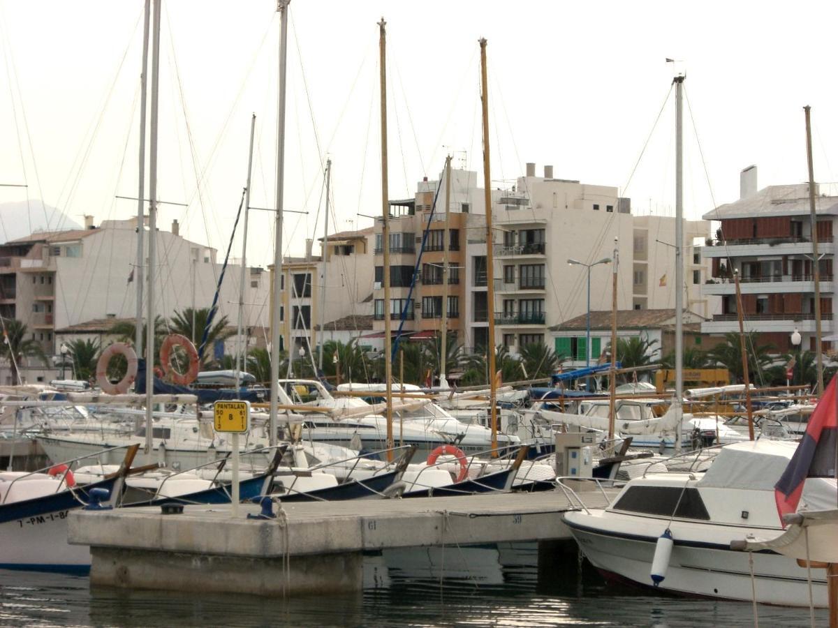 Far Blue Marina Front Apartamento