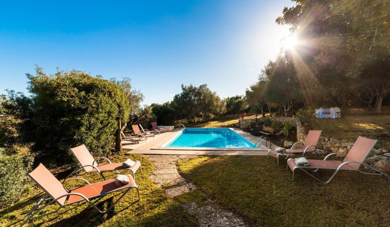 With Pool Near The - Es Garrover Villa *