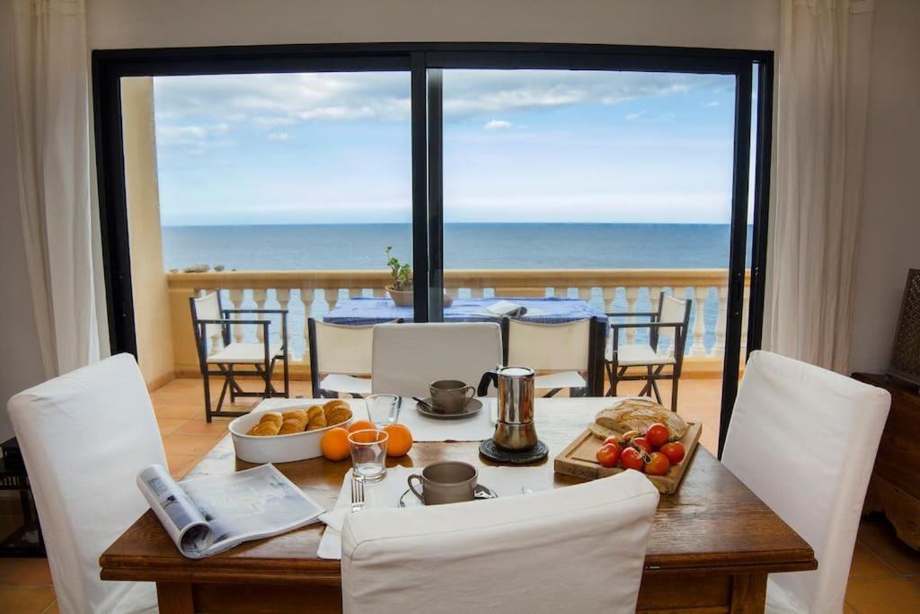 Сasa de vacaciones The House Above The Sea