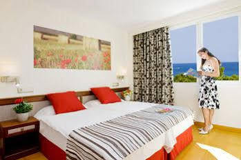 Ivory Playa Sports & Aparthotel 3*