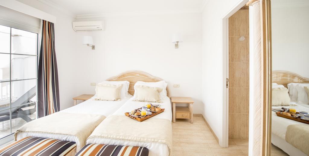Ona Village Aparthotel 4*