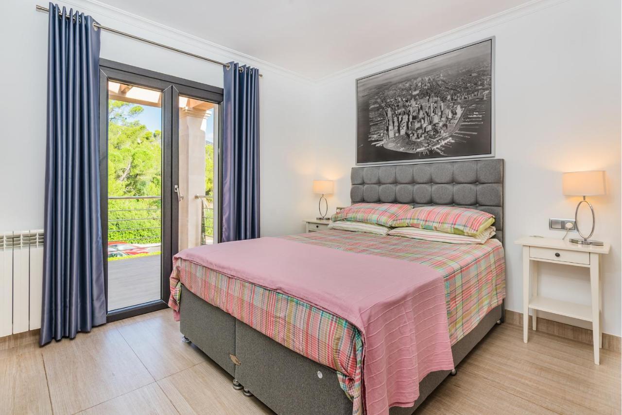 Bernat Villa Cala de Sant Vicenc