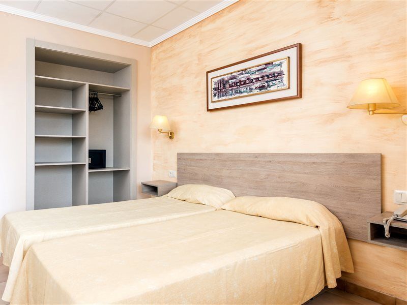 Nura Condor Hotel 3*