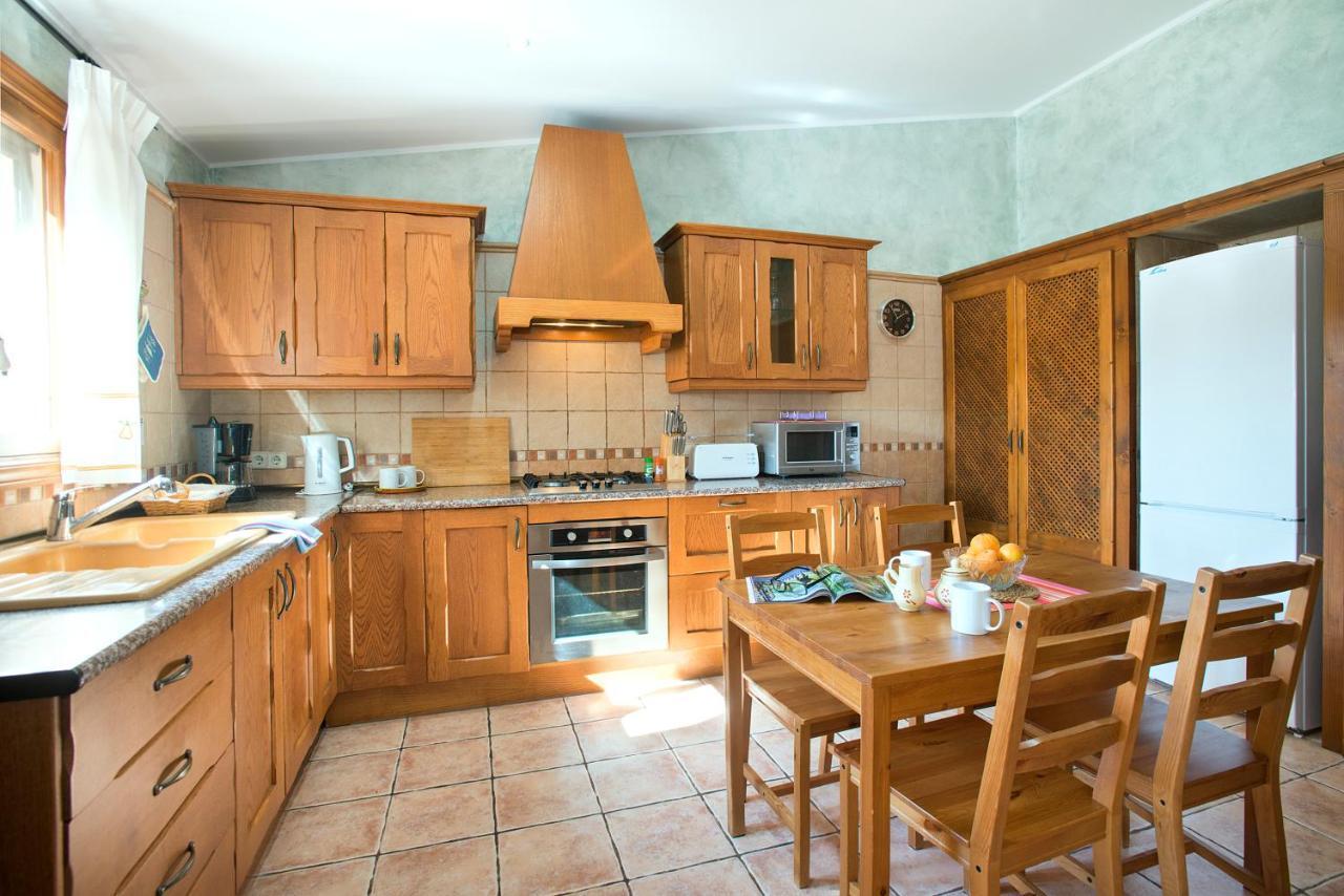Owl Garreta - Rustic With Mountain Views