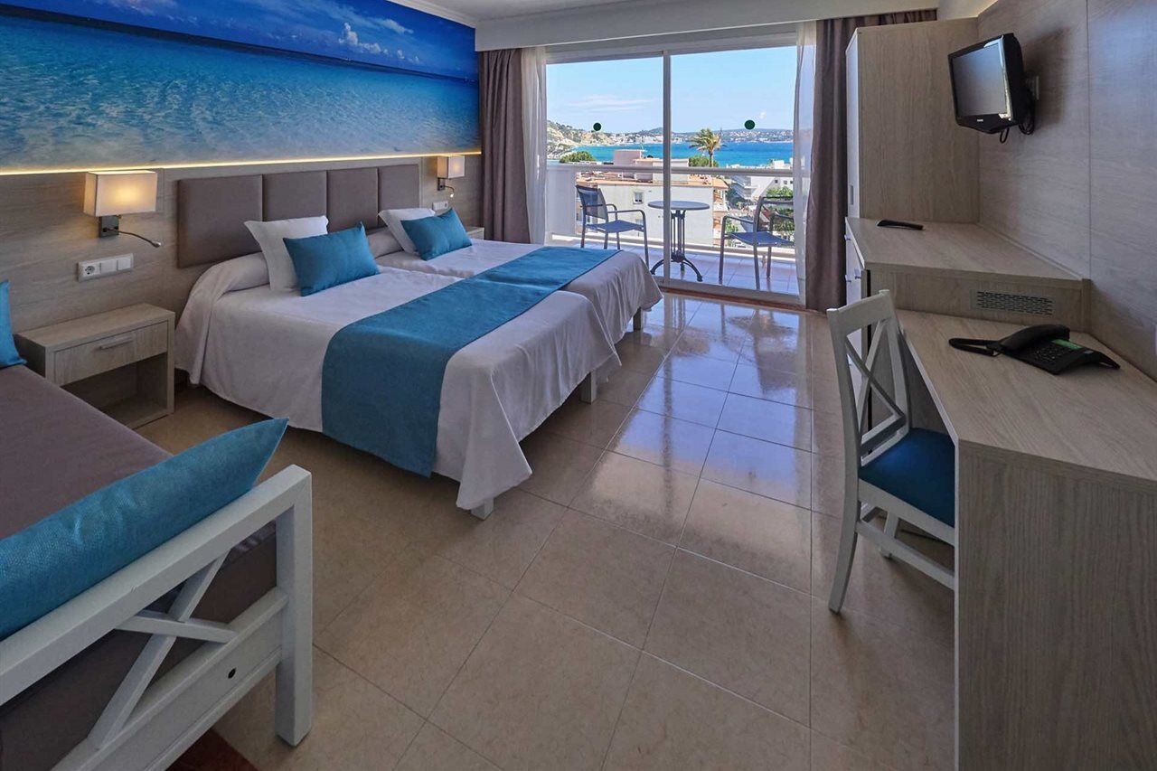 Y Paguera Apartahotel 4*