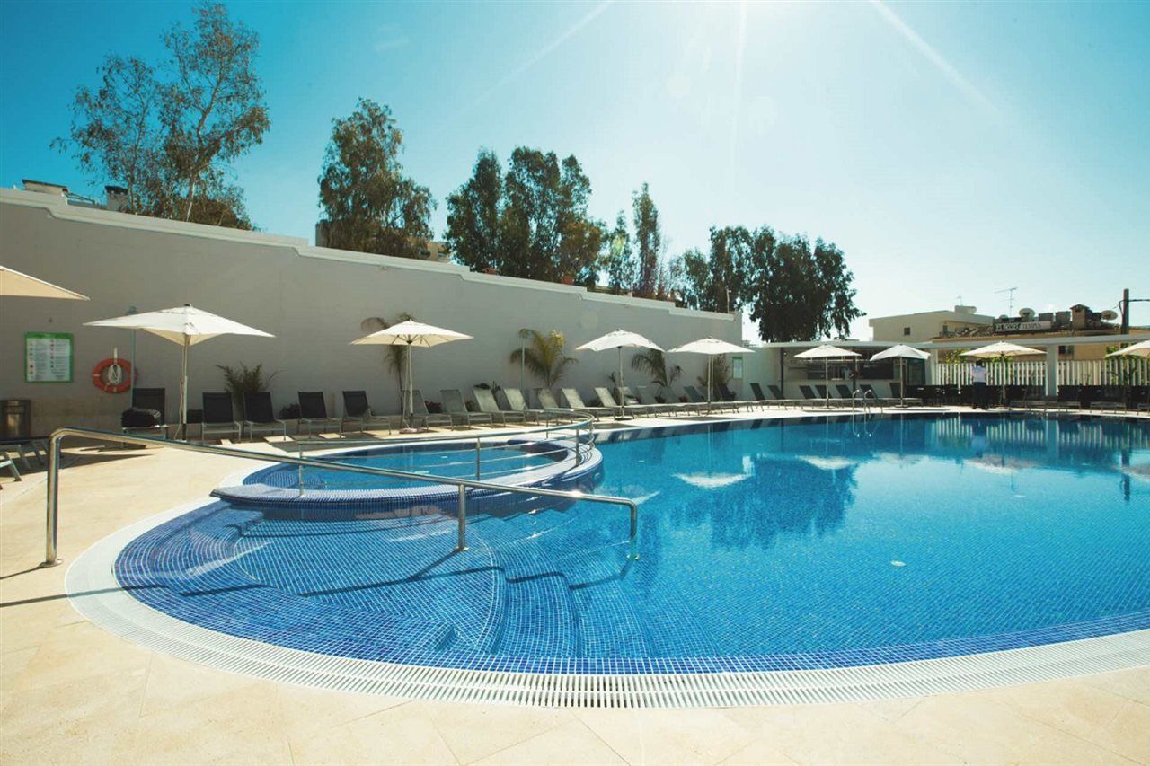 Apartahotel Y Paguera 4*