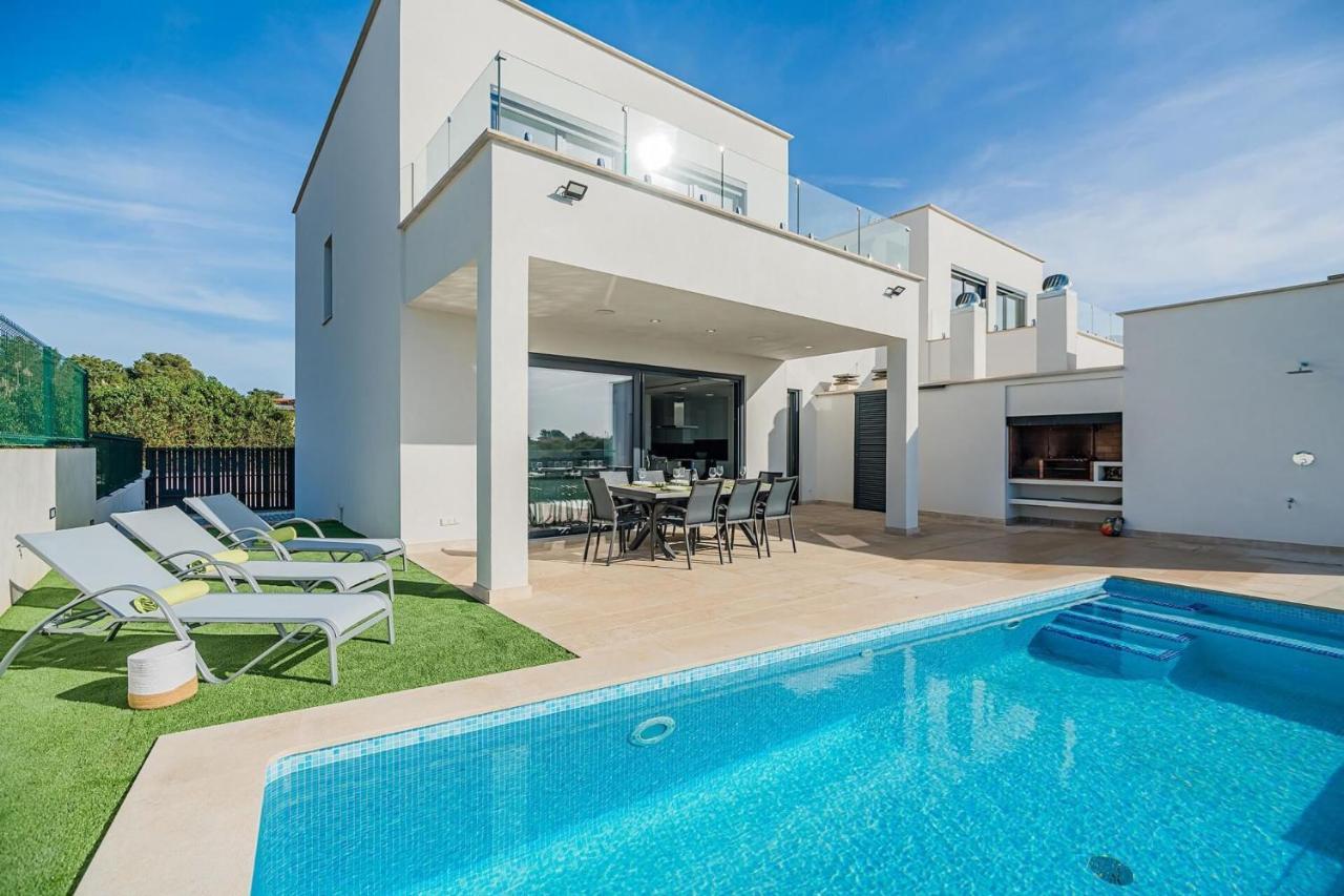 Corb Mari I By Sealand *