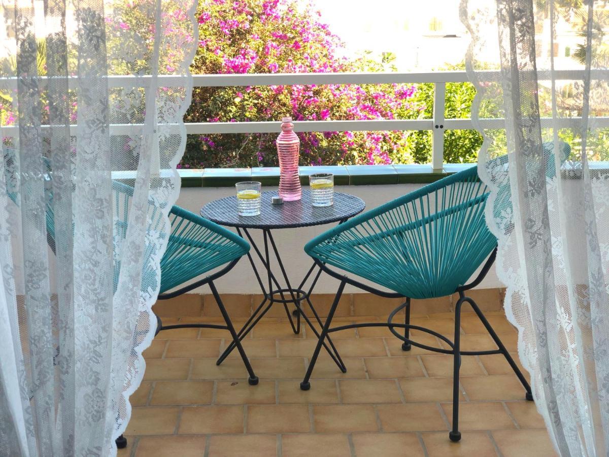 Bella Colina I Vintage 1953 Hotel