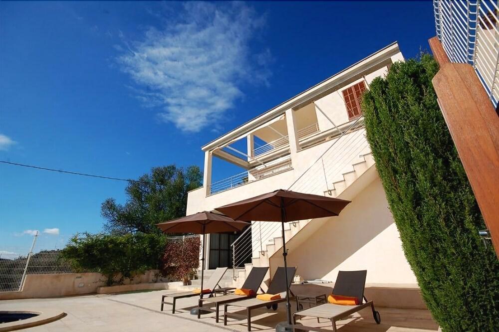Yupihome Es Sequer Villa