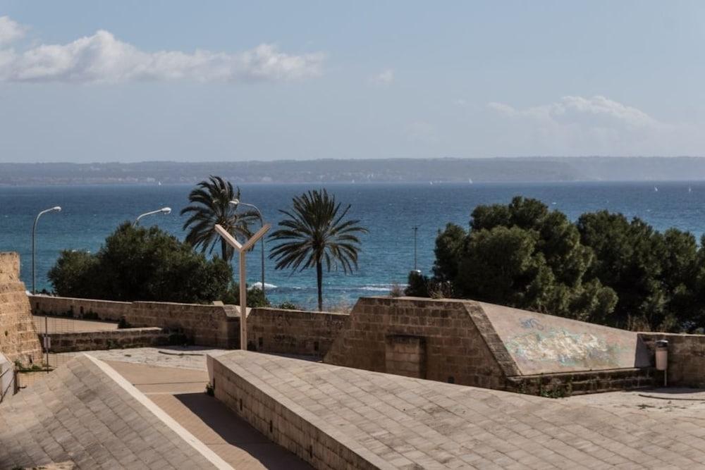 Townhouse In Palma 300 Mts To The Beach * Palma de Mallorca