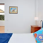 Apartamento con terraza cerca del mar