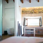 Curolla Petit Hotel
