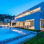 Gotmar Beach Is A Modern