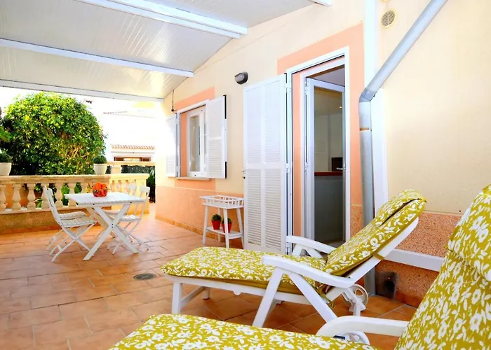Apartamento con terraza cerca del mar