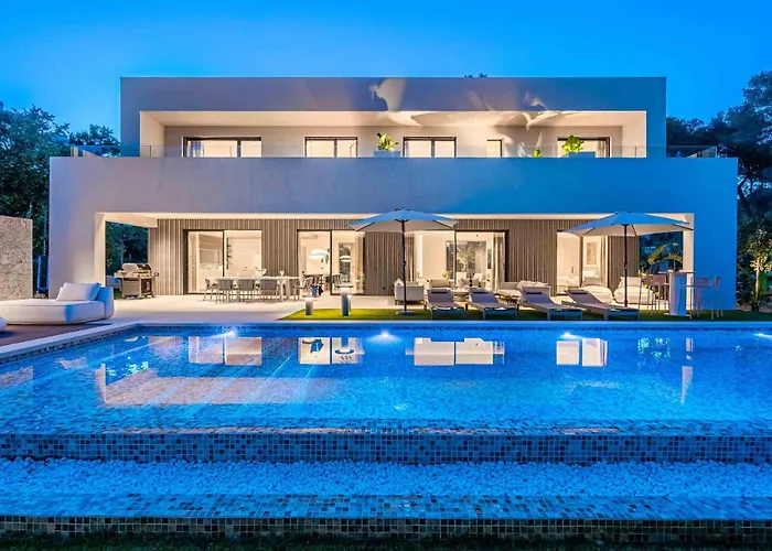 Gotmar Beach Is A Modern
