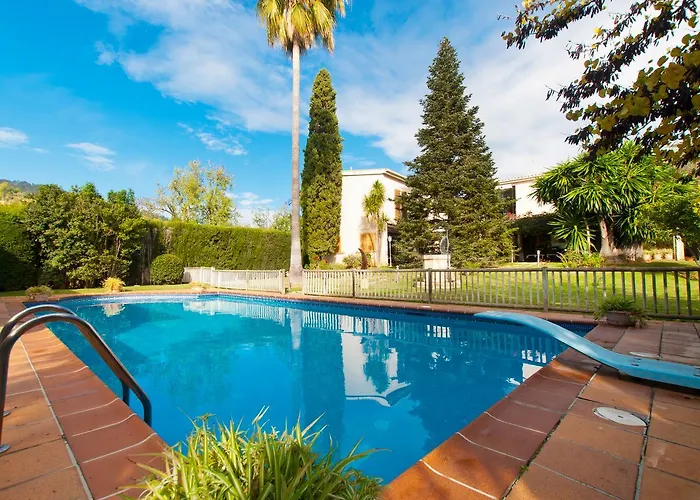 Villa Tramontana de Lloseta, piscina y vista montaña