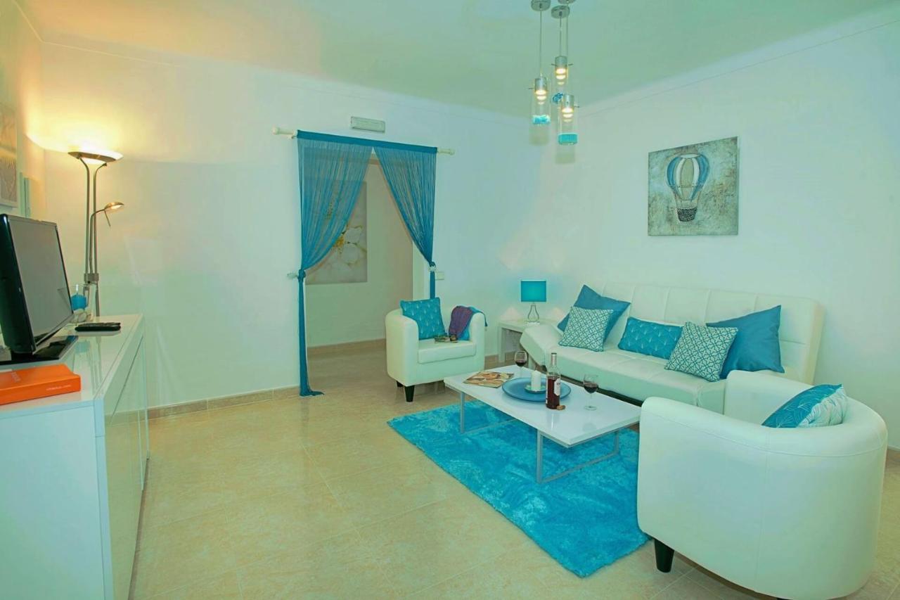 Blau Villa *