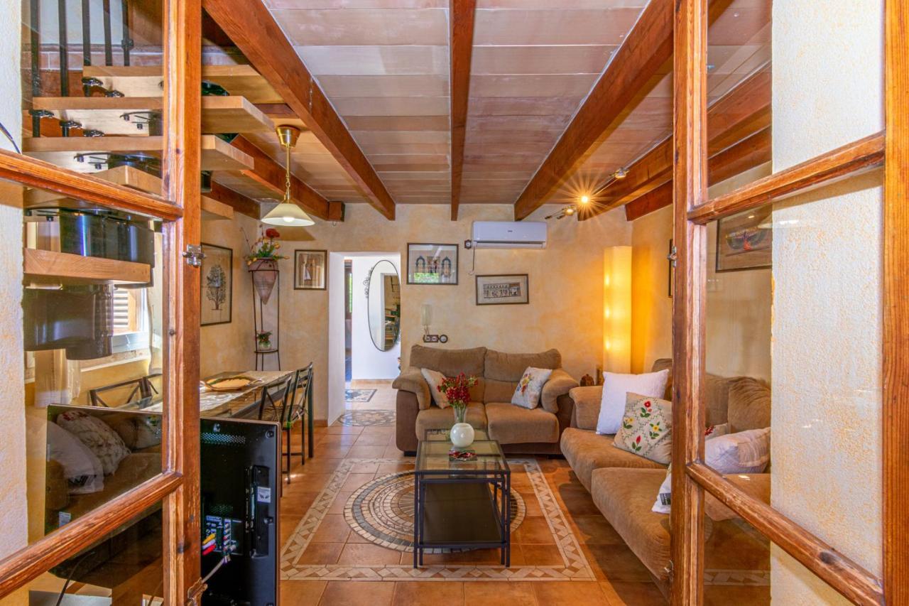 Casa Baix Holiday home *