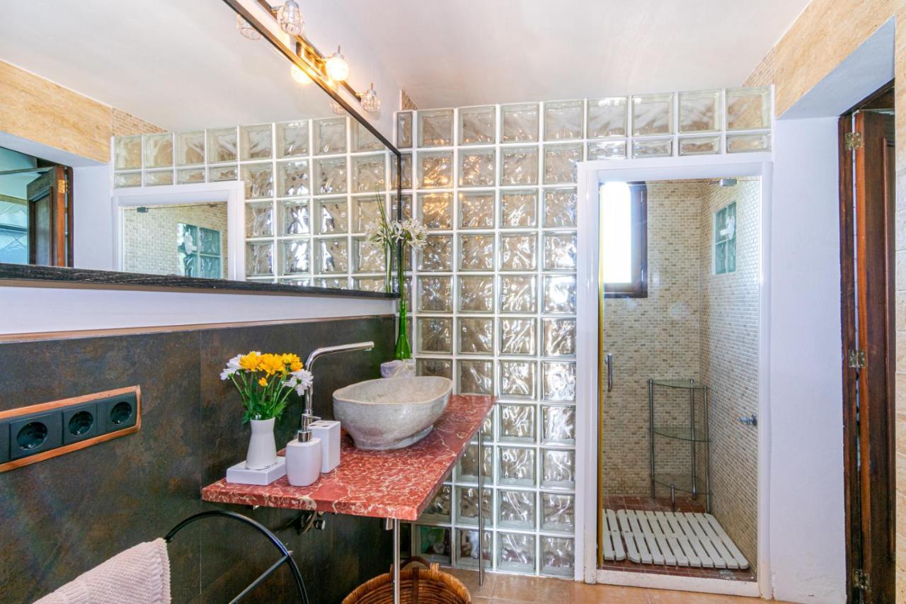 Casa Baix Holiday home