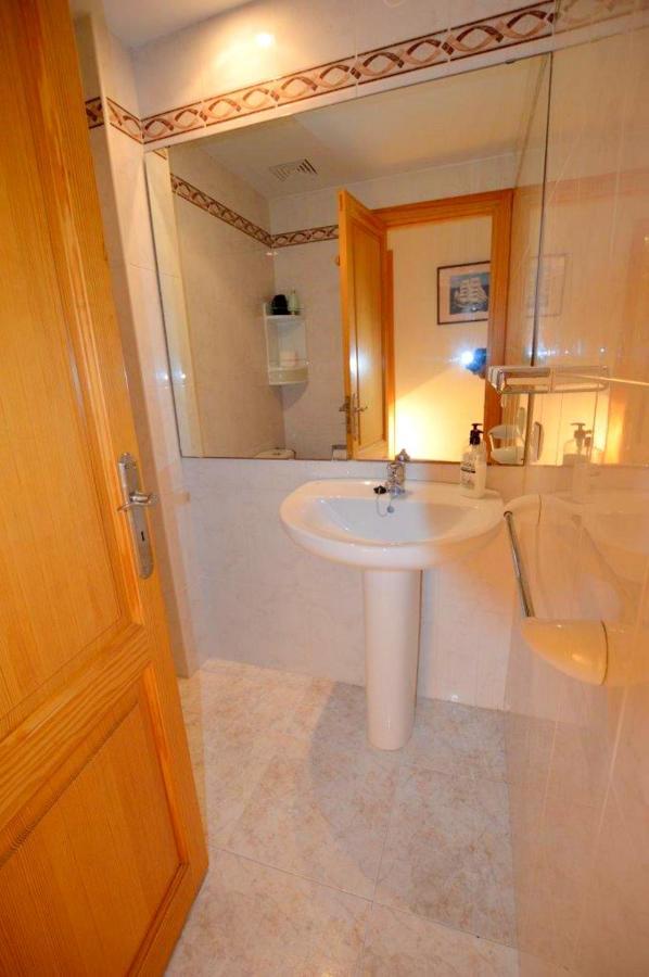 Apartamento Con Terraza Cerca Del Mar