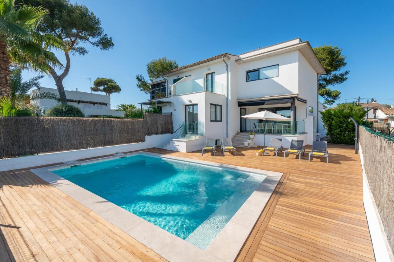 Villa Casa Marian For 8 With Swimming Pool, Garden And Close To