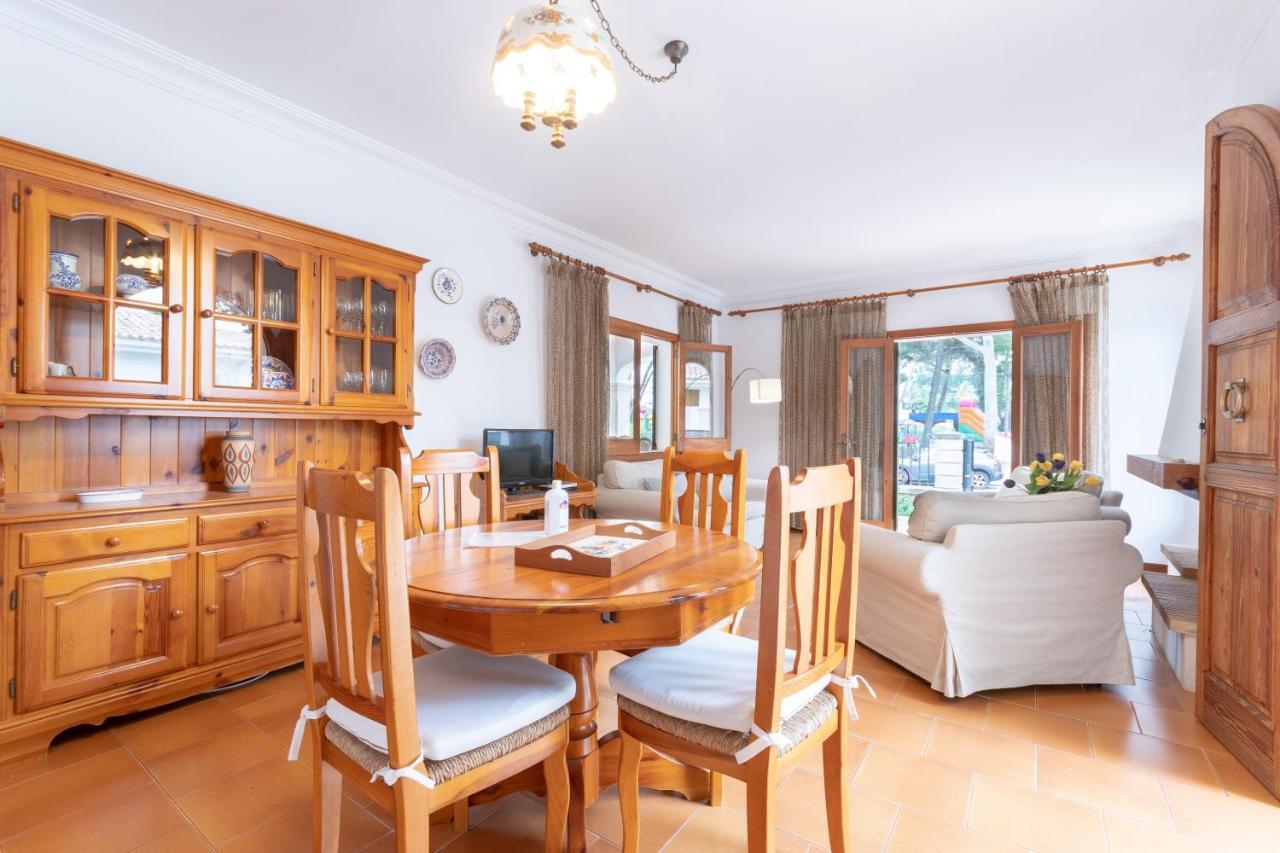 Anecs Villa