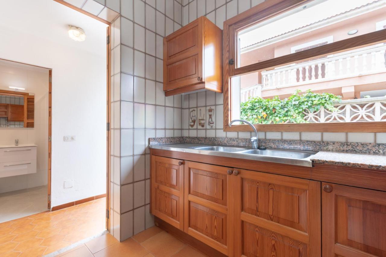 Anecs Villa *