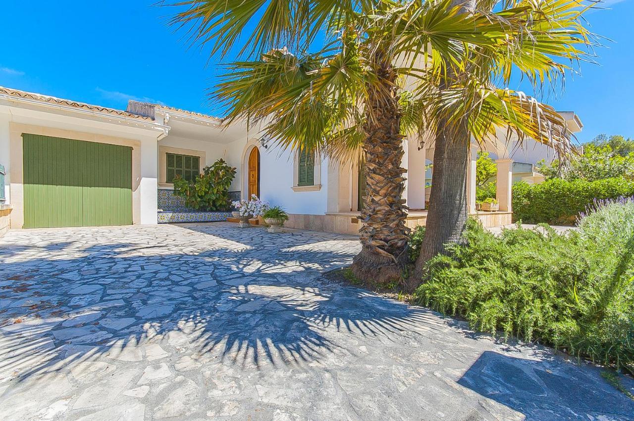 Anecs Villa
