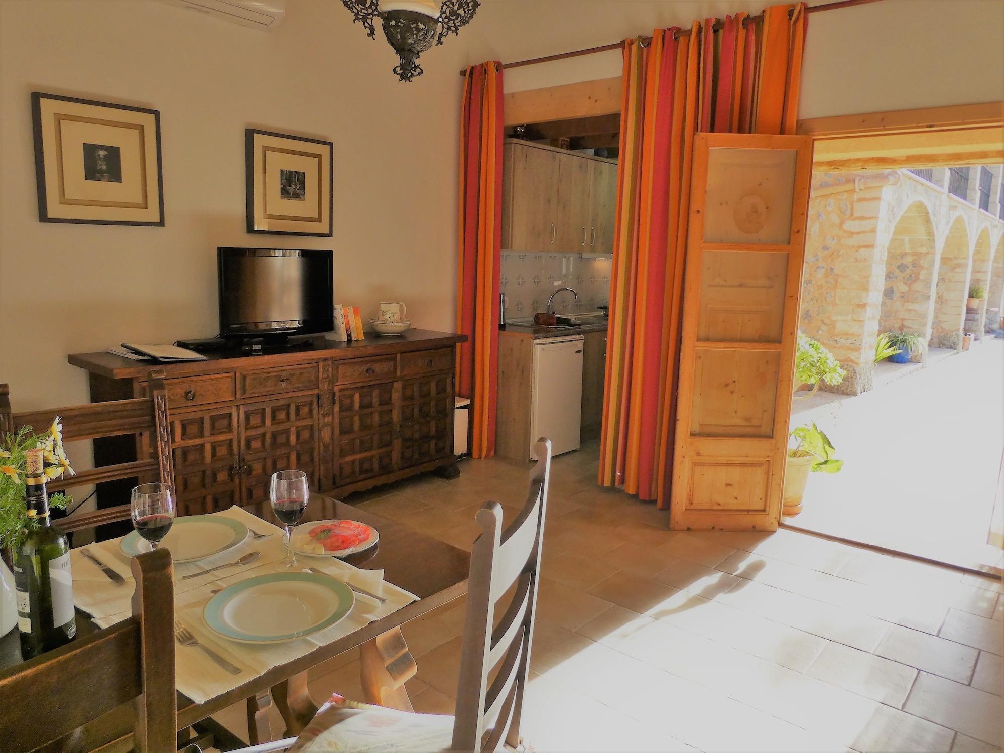 Estades Hotel