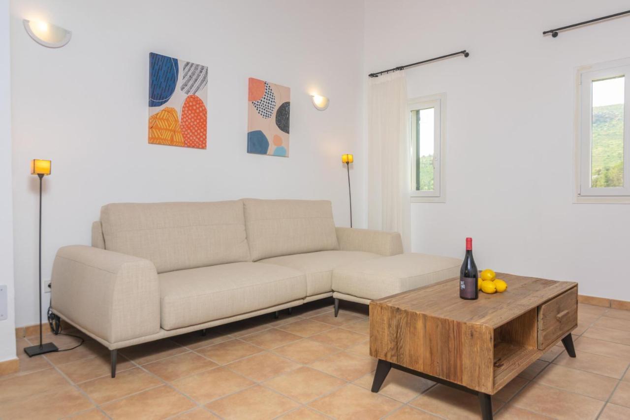 Moreu Villa