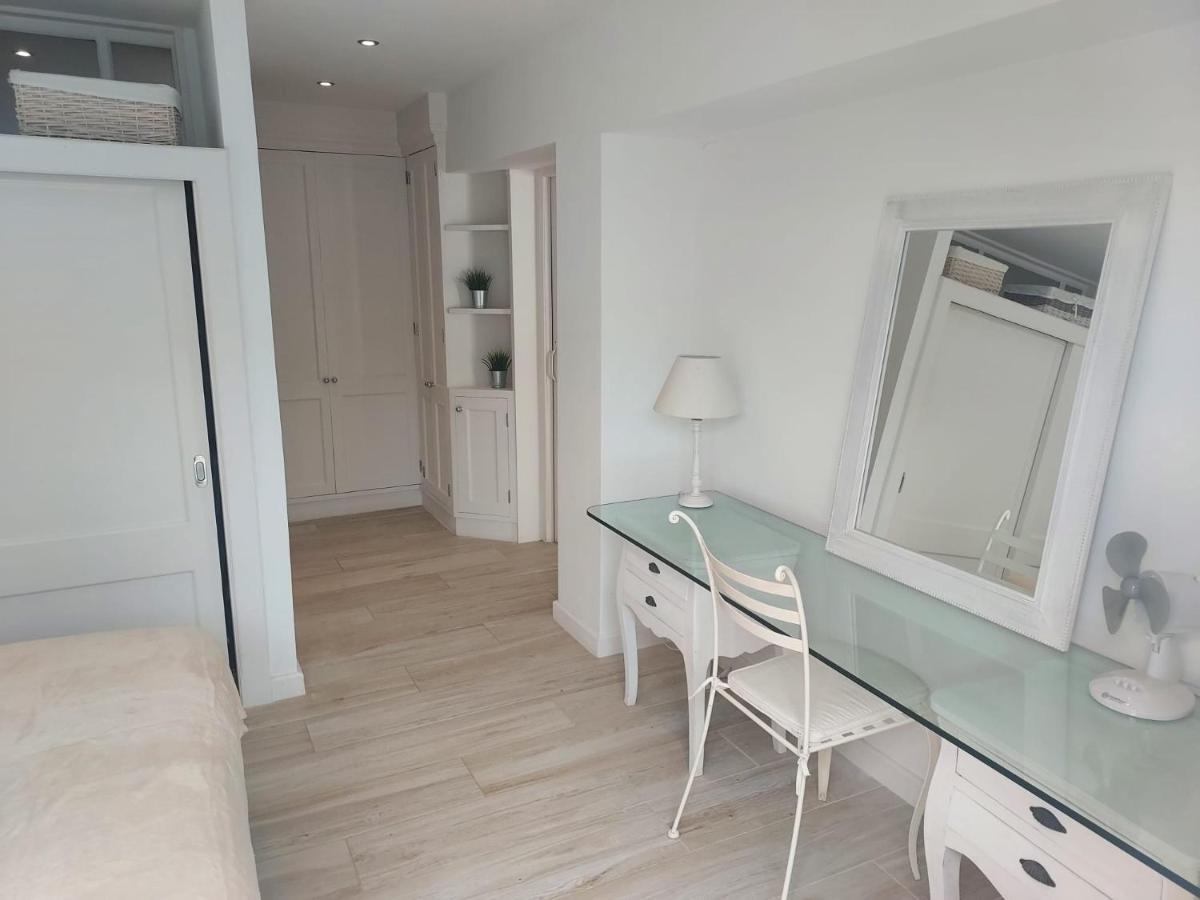 Living Apartment *