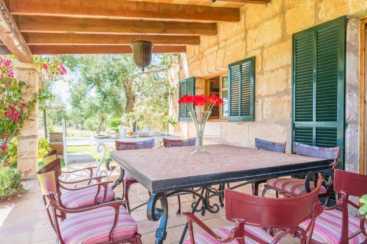S Antigor Villa S'Horta