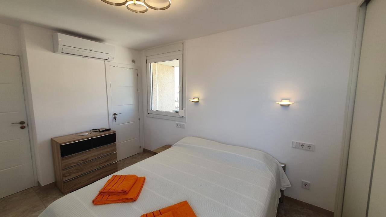 Apartamento Torre Bona - Seafront, 10 Meters From The Beach!
